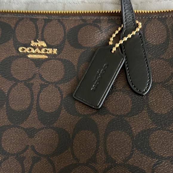 Coach purse/tote - Picture 3 of 4